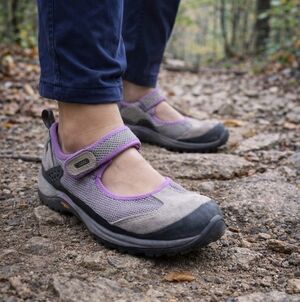 Patagonia Kenosha Burlap Womens size 7.5 Mary Jane Hiking Purple Khaki